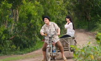 MV Tình Thu Sao Hạ Buồn của DatKaa chễm chệ MV trên top trending của YouTube