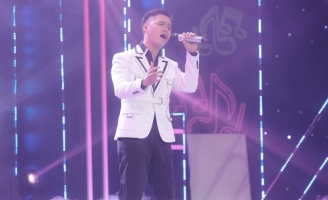 Nam ca sĩ 4 lần giành ngôi quán quân các cuộc thi vẫn loay hoay tìm đường nổi tiếng