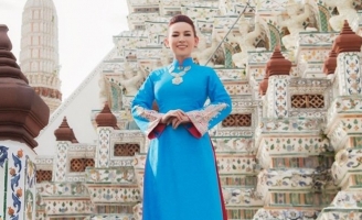 Nam ca sĩ tố Phi Nhung đi hát ở chùa với cát xê 