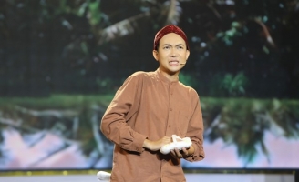 Năm Chà “lột xác” nhận cơn mưa lời khen từ dàn giám khảo Cười Xuyên Việt 2022 