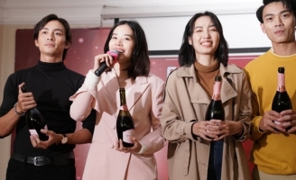 Nam Em tiết lộ cảm xúc khi hôn Bi Max, khẳng định có duyên nhưng không phận