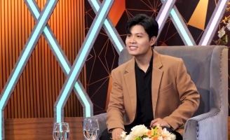 Nam nhạc sĩ suốt ngày bị hiểu lầm là “cụ”, nay viral với sáng tác về đất nước đầy tự hào