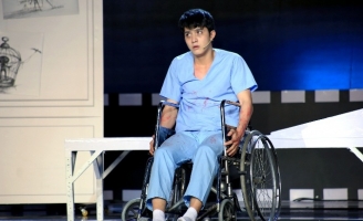 “Nam thần” Ngọc Vàng nhận “cơn mưa lời khen” từ bộ ba quyền lực Gương Mặt Điện Ảnh