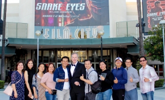Ngài thị trưởng California Mỹ không tiếc lời review phim của Lý Hải