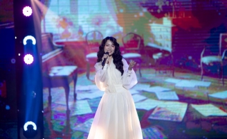 Nghe Hekii hát, nhạc sĩ Nguyễn Văn Chung cảm tưởng nữ ca sĩ như cô tiên nhỏ đi giữa khu vườn hoa