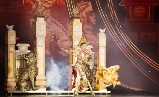 Nghê - linh vật văn hóa thuần Việt bước lên sàn diễn thời trang