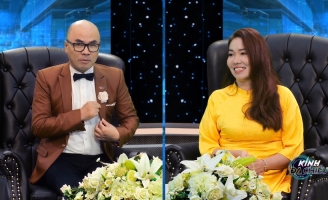 Nghệ nhân Ngọc Hiếu kể câu chuyện cuộc đời qua những bức tranh từ vỏ ốc