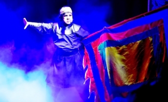 Nghệ sĩ Bạch Long luôn làm mới cải lương để hút khán giả