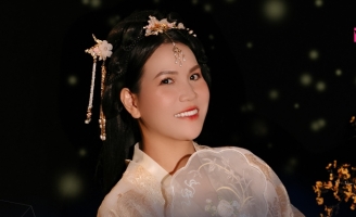 Nghệ sĩ - Kỷ lục gia Trúc Thy hóa chị Hằng đón Trung Thu sớm