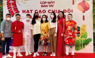 Nghệ sĩ mang tết sớm đến cùng trẻ bị ảnh hưởng bởi HIV/AIDS