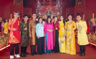 Nghệ sĩ nhiều thế hệ thành kính dâng hương Tổ Nghiệp tại Nhà văn hóa Thanh Niên