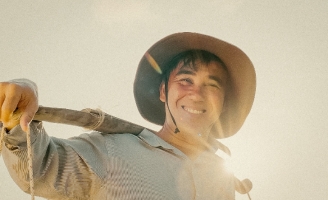 Nghệ sĩ Quyền Linh nhập tâm trong “Hai Muối” vì bộ phim đang miêu tả chính mình