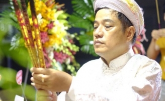 Nghệ sĩ Sài Gòn cúng Tổ ngoại ô 