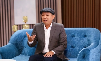 Nghệ sĩ Trung Dân: 