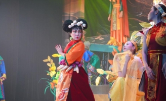 Nghệ sĩ Việt Hương mang 2 tác phẩm dự Liên hoan Sân khấu TP.HCM 2024