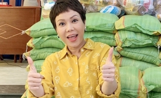 Nghệ sĩ Việt Hương tặng 1 tấn gạo đến các nghệ sĩ khó khăn
