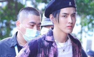 Ngô Diệc Phàm khóc cầu cứu khi bị bắt giam