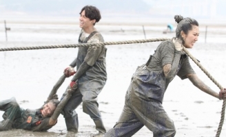 Ngô Kiến Huy sáng tạo chiêu ‘càng cua’ bất tử nhưng lây vận xui cho cả đội 