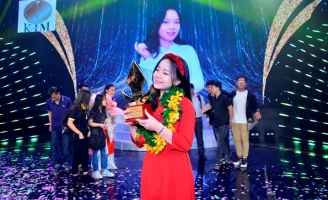 Ngọc Hoa đăng quang Én Vàng Học Đường 2020