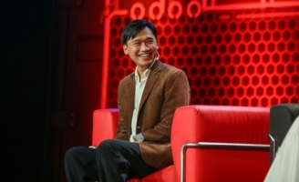 Ngọc Trai ‘dằn mặt’ Xuân Nghị ngay trên sân khấu