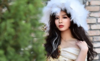 Ngôi sao nhí tài năng Hồng Vịnh đón tuổi 14 với ước mơ đẹp bên gia đình