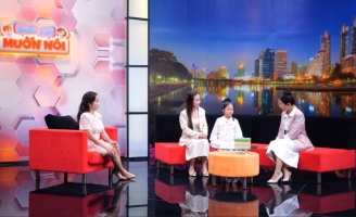 Người mẹ bật khóc khi con gái 9 tuổi tố mẹ thiên vị