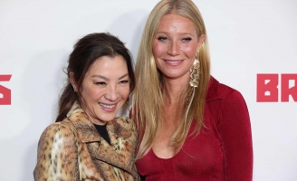 “Người phụ nữ đẹp nhất thế giới” xuất hiện gợi cảm với đầm Công Trí