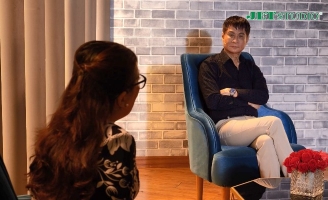 Người Thứ 3: Chồng dan díu “tình cũ”, vợ bắt quả tang tận giường