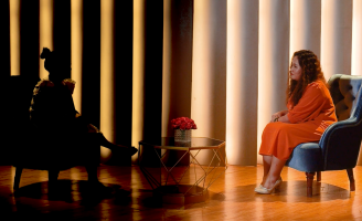 Người Thứ 3: Cô gái “có vía” làm người thứ 3 từ khi đi học tới khi trưởng thành