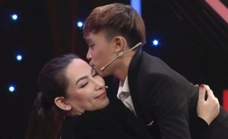 Người trong ekip Phi Nhung nghi ngờ Hồ Văn Cường bị dụ dỗ bán đứng mẹ nuôi?