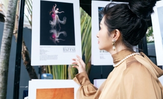 Nguyễn Hồng Nhung bất ngờ khi ngắm nhìn hình ảnh của chính mình