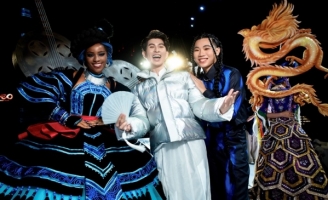 Nguyễn Minh Công mentor đứng sau những trang phục dân tộc lộng lẫy của Miss Cosmo Việt Nam