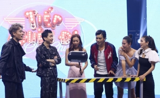 Nguyên Thảo gặp “sự cố” trên sân khấu 