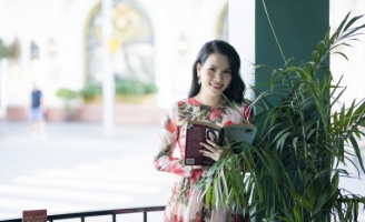 Nhạc sĩ – diễn giả - CEO Trúc Thy được xác lập Kỷ lục Việt Nam