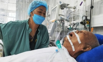 Nhạc sĩ Vinh Sử nguy kịch