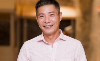 NSND Công Lý bị ngã phải nhập viện khẩn, bác tin đồn nam NS đột quỵ vì rượu bia