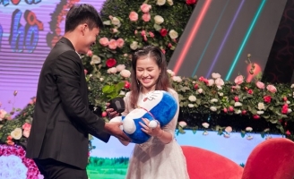 NSND Hồng Vân và Quyền Linh thông báo cặp đôi mới kết hôn của Bạn muốn hẹn hò?