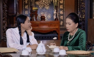 NSND Kim Xuân sắm vai bà phú hộ hiền đức trong phim Yêu trong đau thương