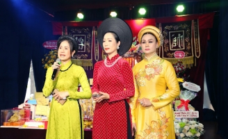 NSND Trịnh Kim Chi cùng nhiều nghệ sĩ hướng về miền Bắc trong ngày giỗ Tổ nghề Sân khấu