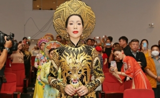 NSƯT Trịnh Kim Chi làm lễ trang nghiêm, dàn nghệ sĩ rộn ràng tề tựu