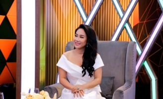 NSƯT Vân Khánh may mới 15 - 20 bộ áo dài mỗi năm