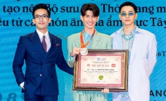 NTK Nguyễn Minh Công được xác lập Kỷ lục Việt Nam với BST từ Bánh dân gian