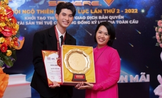 NTK Nguyễn Minh Công nhận giải Cống hiến “Sống bằng sáng tạo” do Tổ chức Kỷ lục Việt Nam trao tặng