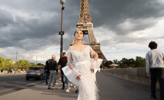 “Nữ hoàng lô tô” Lộ Lộ tung bộ ảnh thời trang cực ấn tượng bên tháp Eiffel 