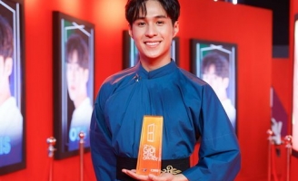 Otis đánh Dương Lâm “bầm dập”, xuất sắc giành cúp Ơn Giời