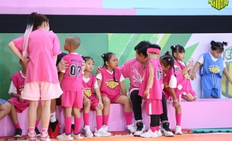 Phản ứng của Gin – Puka khi các con bật khóc vì thua trắng 17-0  