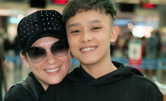 Phi Nhung điều trị Covid-19 suốt 1 tháng, con nuôi Hồ Văn Cường 