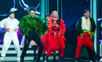 Poppy Nhật Liêm đưa NSƯT Vân Khánh trở về tuổi thanh xuân