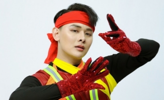 Poppy Nhật Liêm thay 9 trang phục cho 9 tiết mục tại 