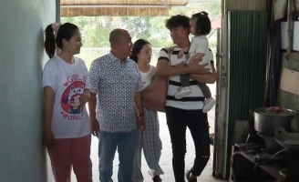 Quách Ngọc Tuyên phấn khích tiết lộ được “anh Bốn” Hoài Linh hỗ trợ tiền mua nhà